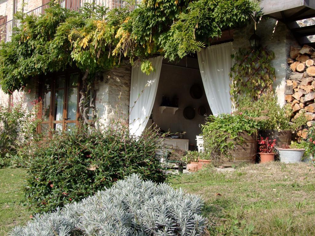 Casa Branzele Bed and Breakfast Trezzo Tinella Buitenkant foto