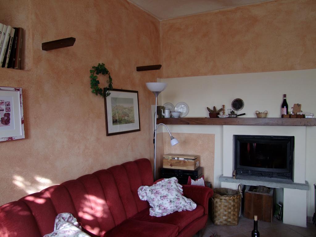Casa Branzele Bed and Breakfast Trezzo Tinella Buitenkant foto