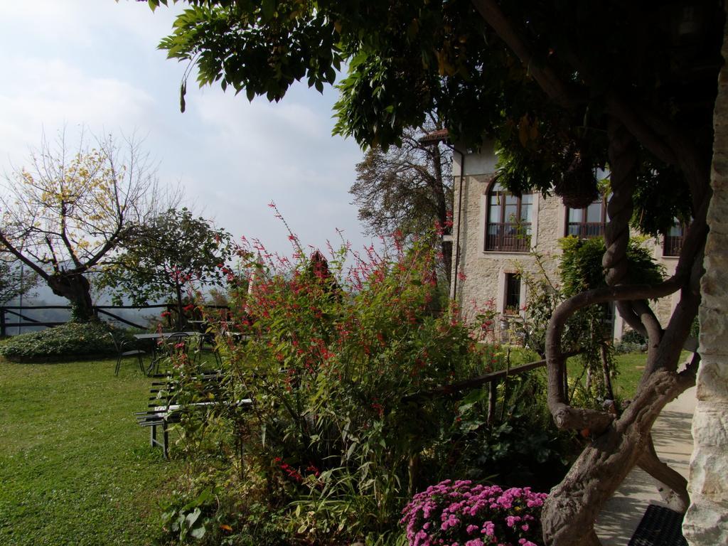 Casa Branzele Bed and Breakfast Trezzo Tinella Buitenkant foto