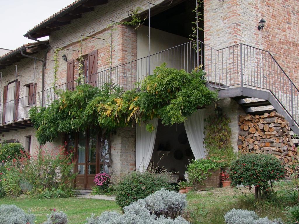 Casa Branzele Bed and Breakfast Trezzo Tinella Buitenkant foto