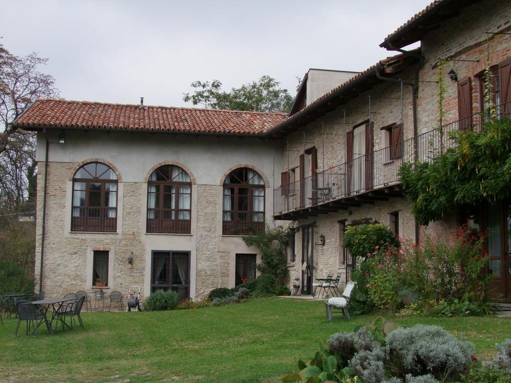 Casa Branzele Bed and Breakfast Trezzo Tinella Buitenkant foto