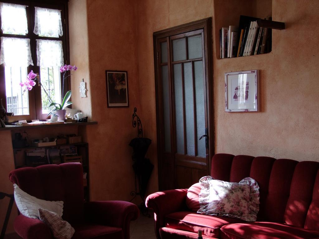 Casa Branzele Bed and Breakfast Trezzo Tinella Buitenkant foto