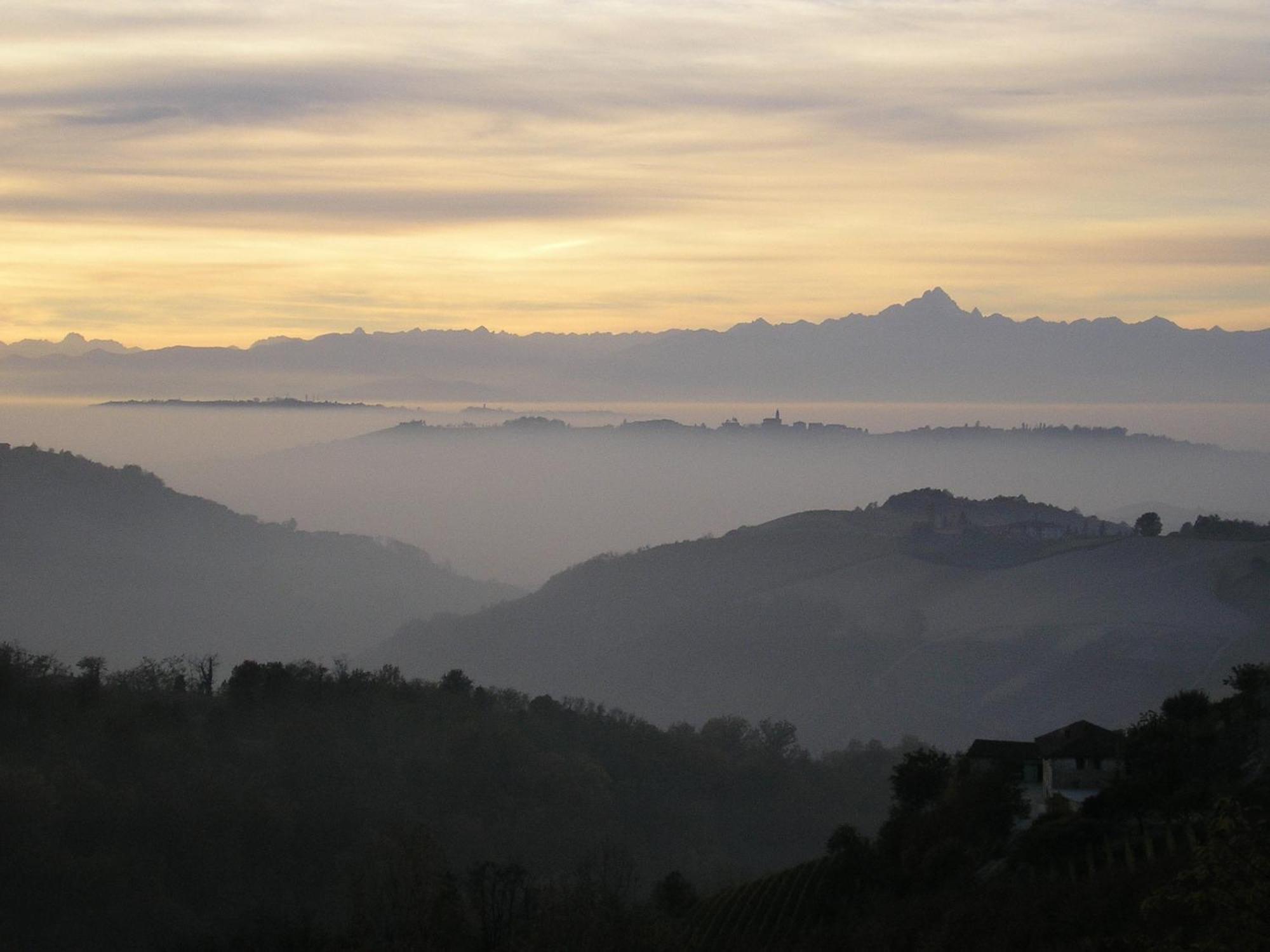 Casa Branzele Bed and Breakfast Trezzo Tinella Buitenkant foto