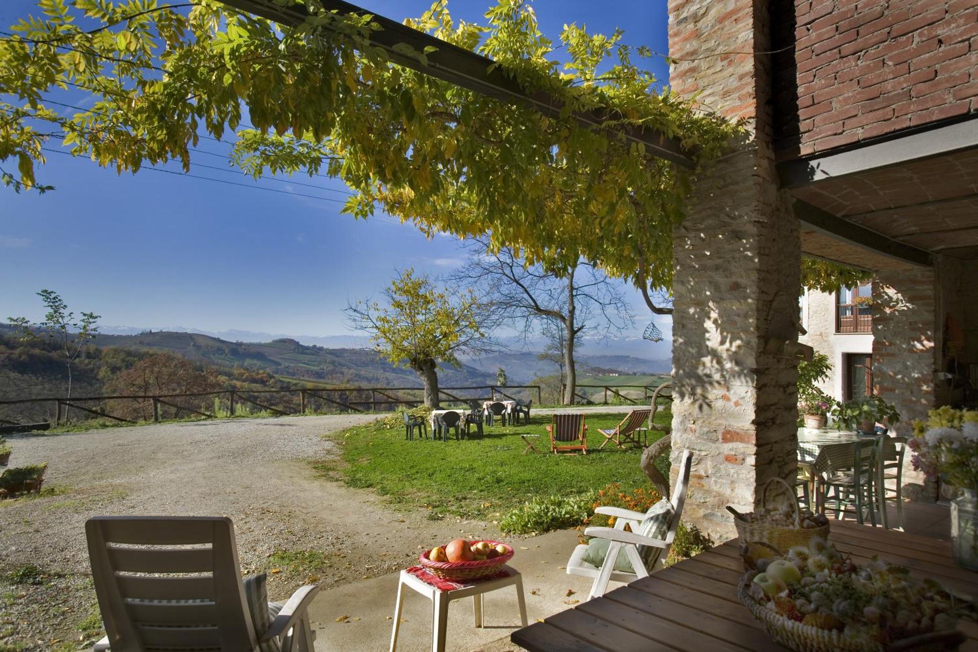 Casa Branzele Bed and Breakfast Trezzo Tinella Buitenkant foto