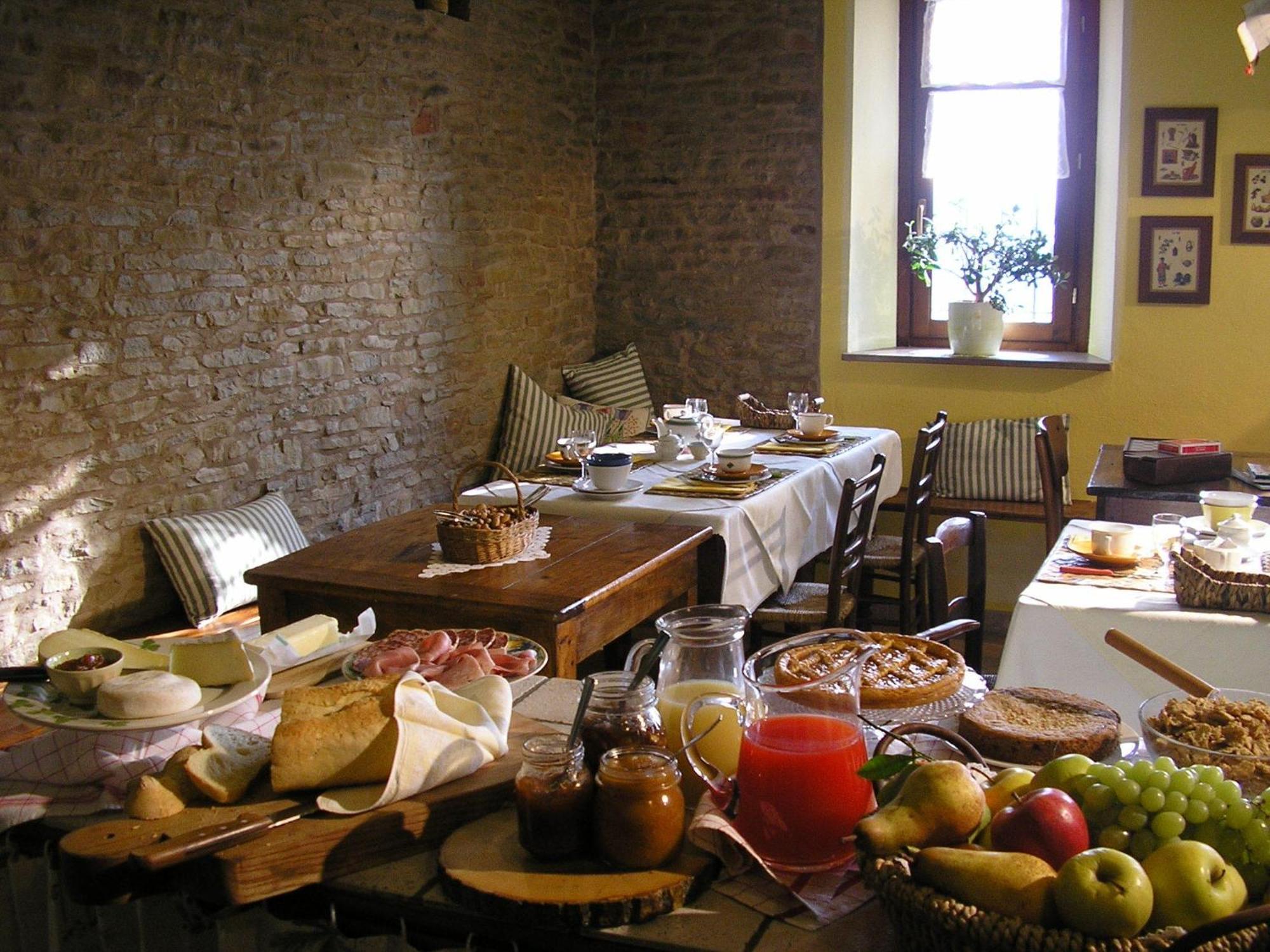 Casa Branzele Bed and Breakfast Trezzo Tinella Buitenkant foto