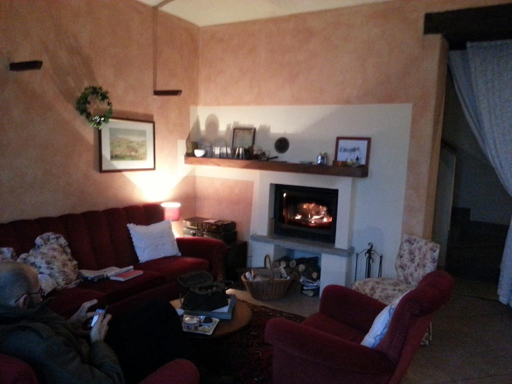 Casa Branzele Bed and Breakfast Trezzo Tinella Buitenkant foto